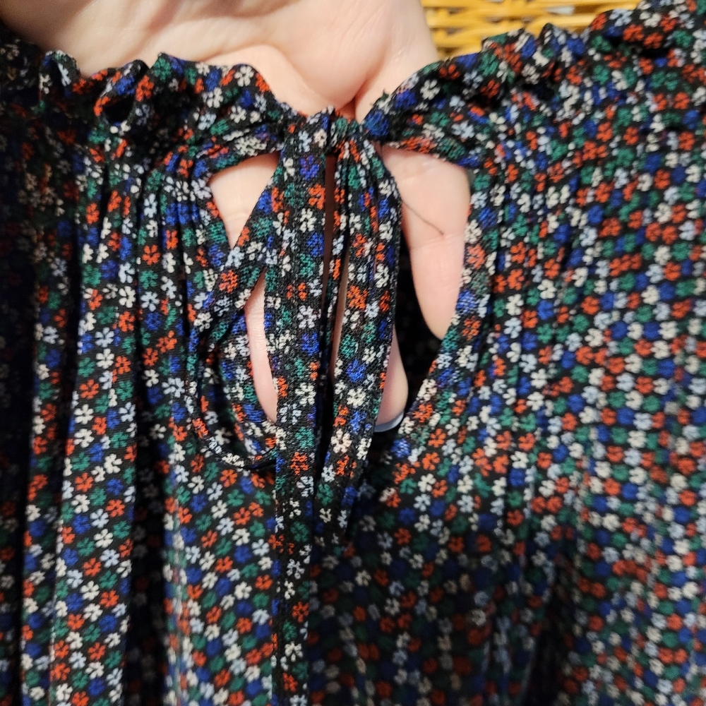 Spring flower blouse - Picture 3 of 5